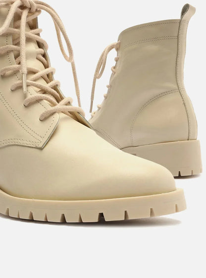 Coturno Off-White Couro Tratorado Básico