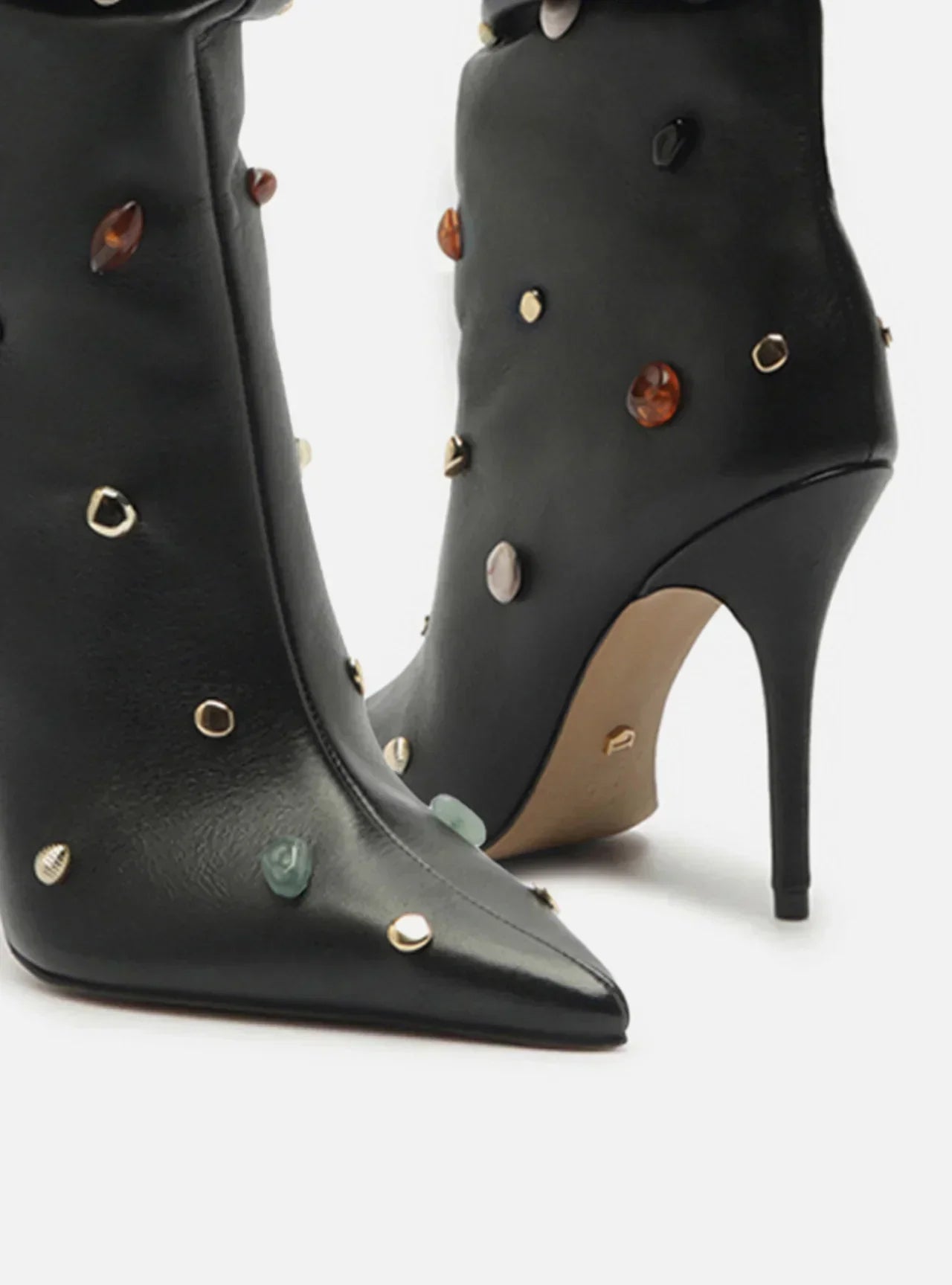 Bota Preta Couro Salto Fino Slouchy Pedras